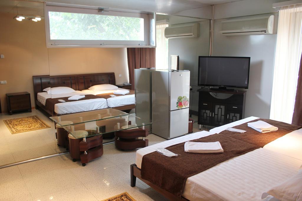 Hotel London Palace Tbilisi Rom bilde