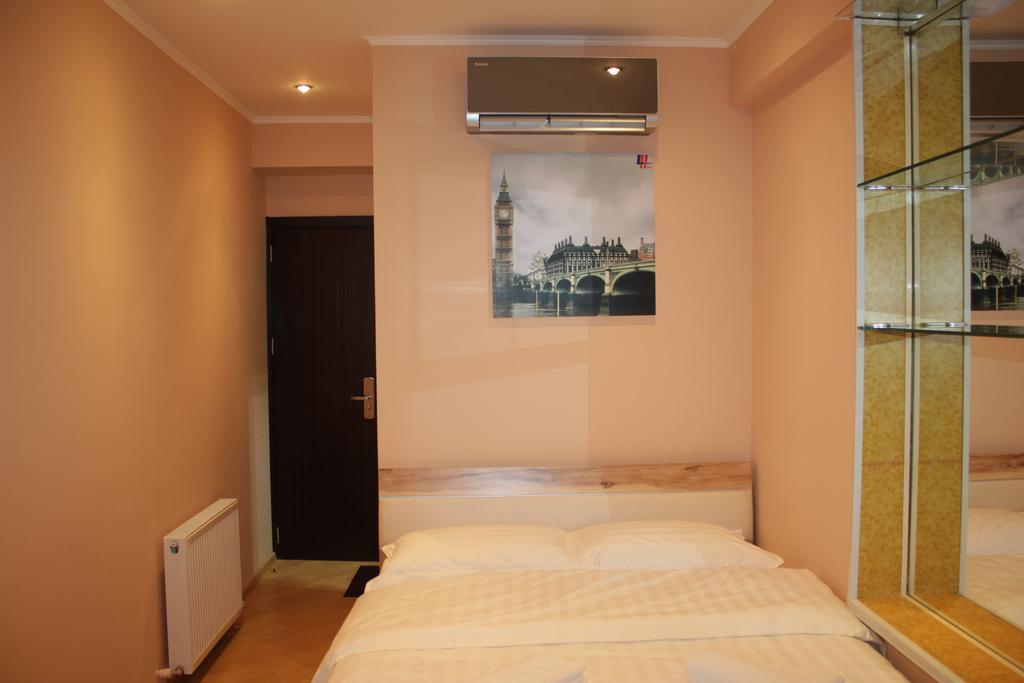 Hotel London Palace Tbilisi Rom bilde