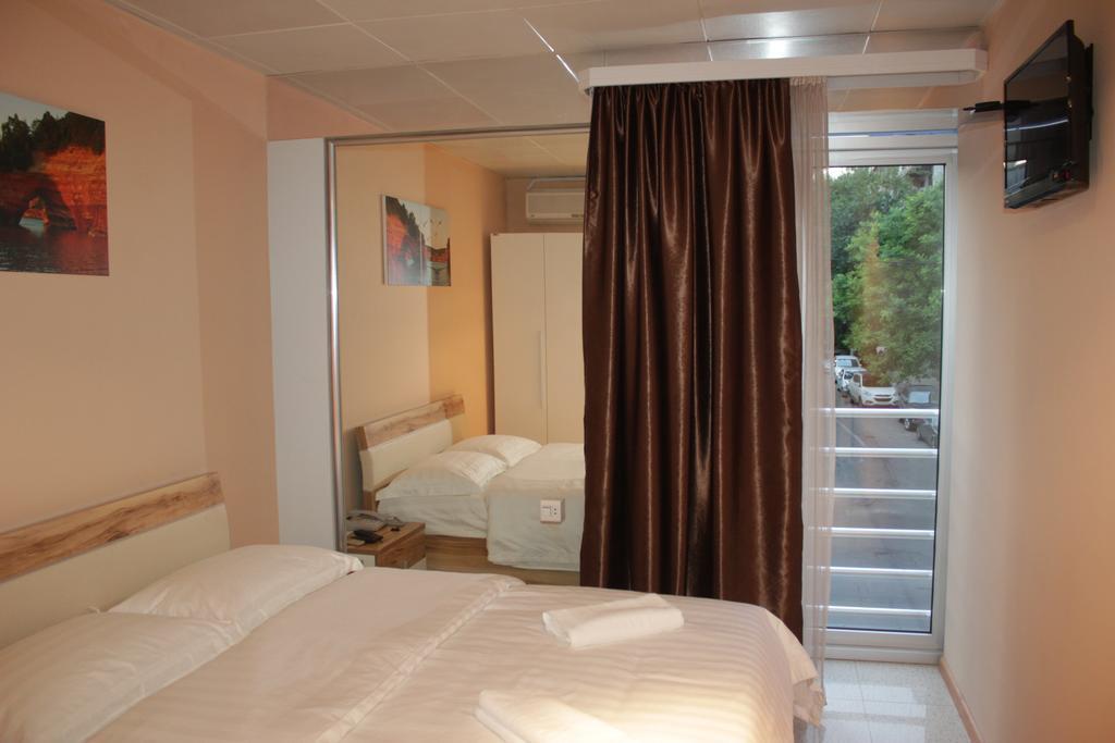 Hotel London Palace Tbilisi Rom bilde