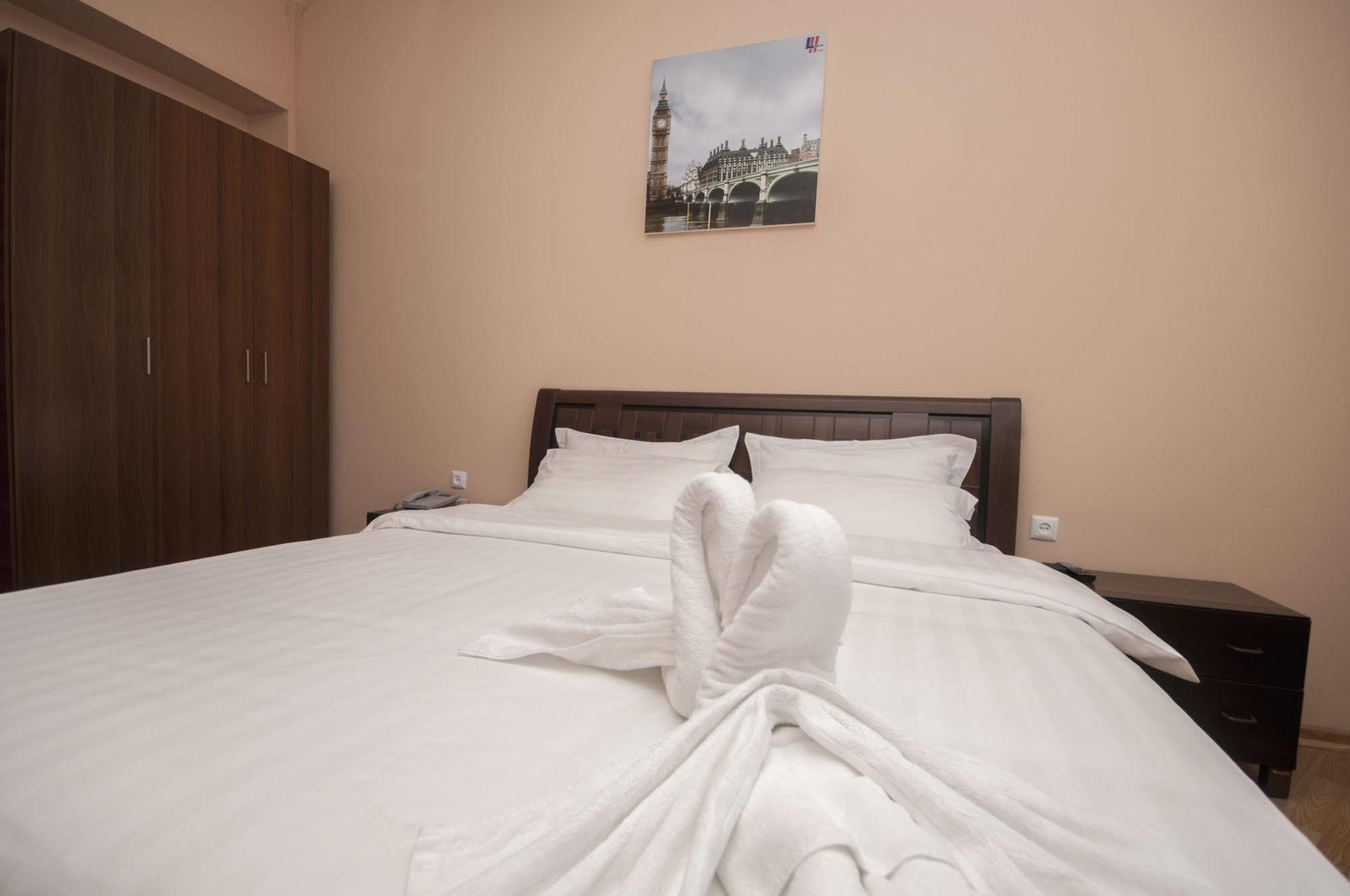 Hotel London Palace Tbilisi Eksteriør bilde